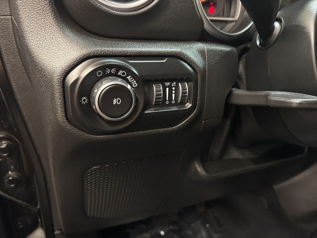 Thumbnail: 2020 Jeep Wrangler - 24