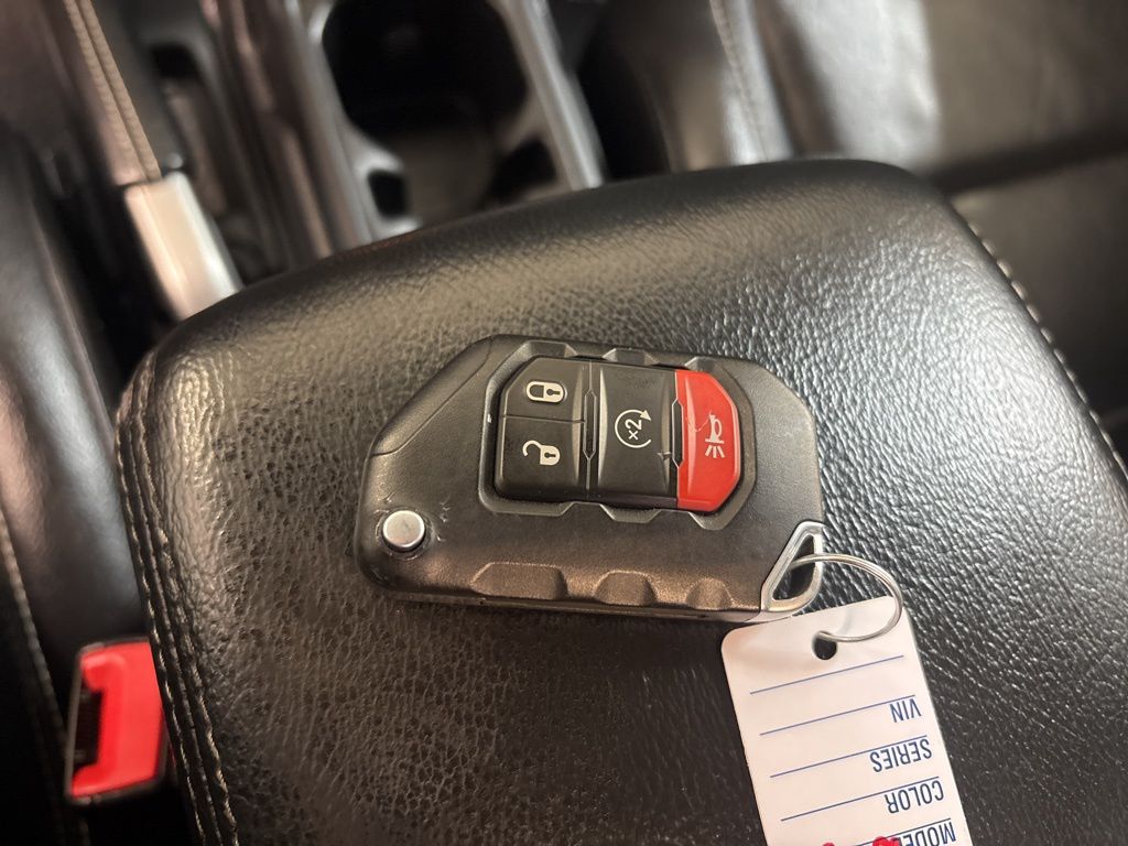 Thumbnail: 2020 Jeep Wrangler - 18
