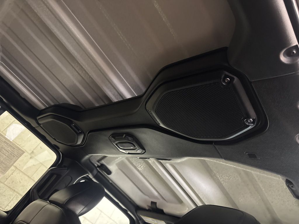 Thumbnail: 2020 Jeep Wrangler - 38