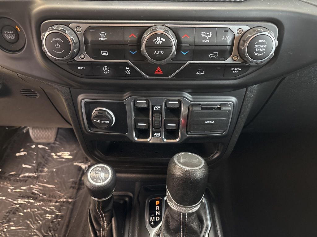 Thumbnail: 2023 Jeep Wrangler - 28