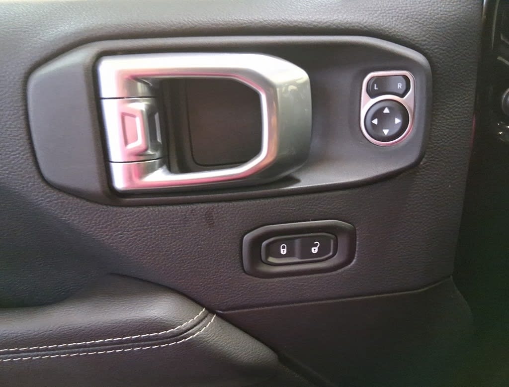 Thumbnail: 2022 Jeep Wrangler - 18