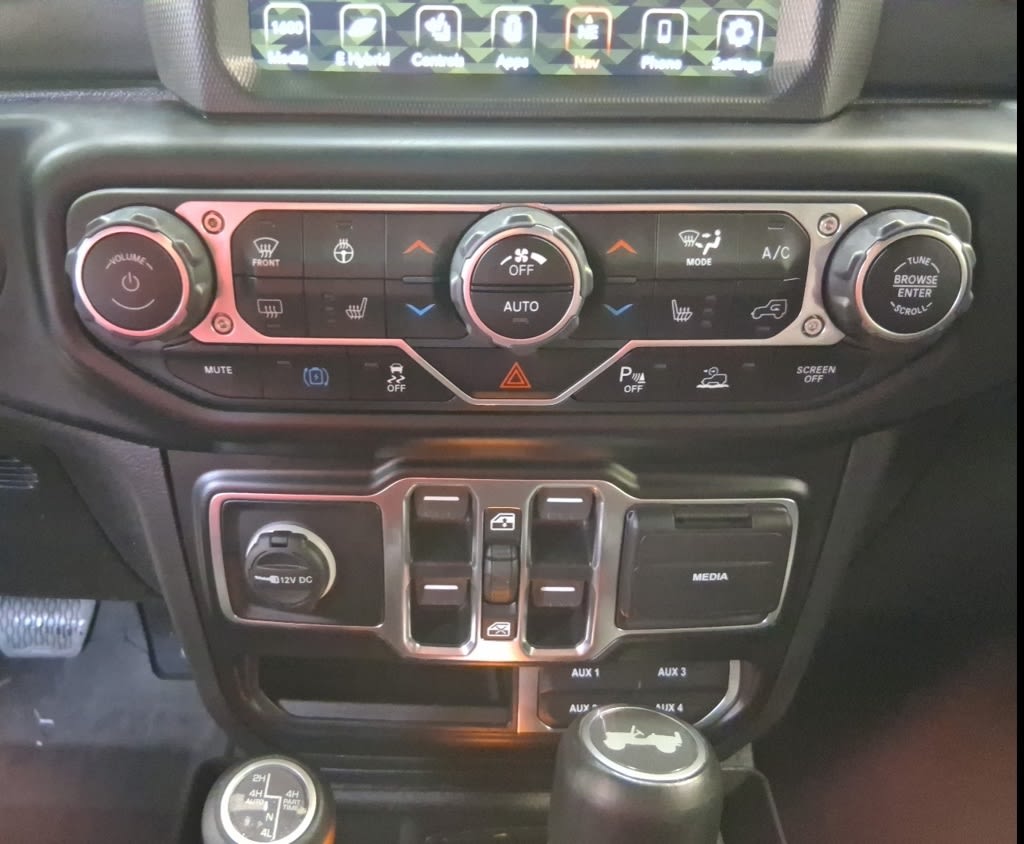 Thumbnail: 2022 Jeep Wrangler - 23