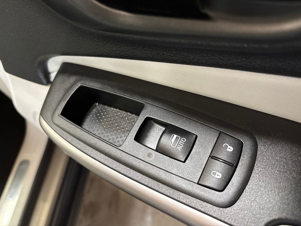 Thumbnail: 2019 Jeep Cherokee - 37