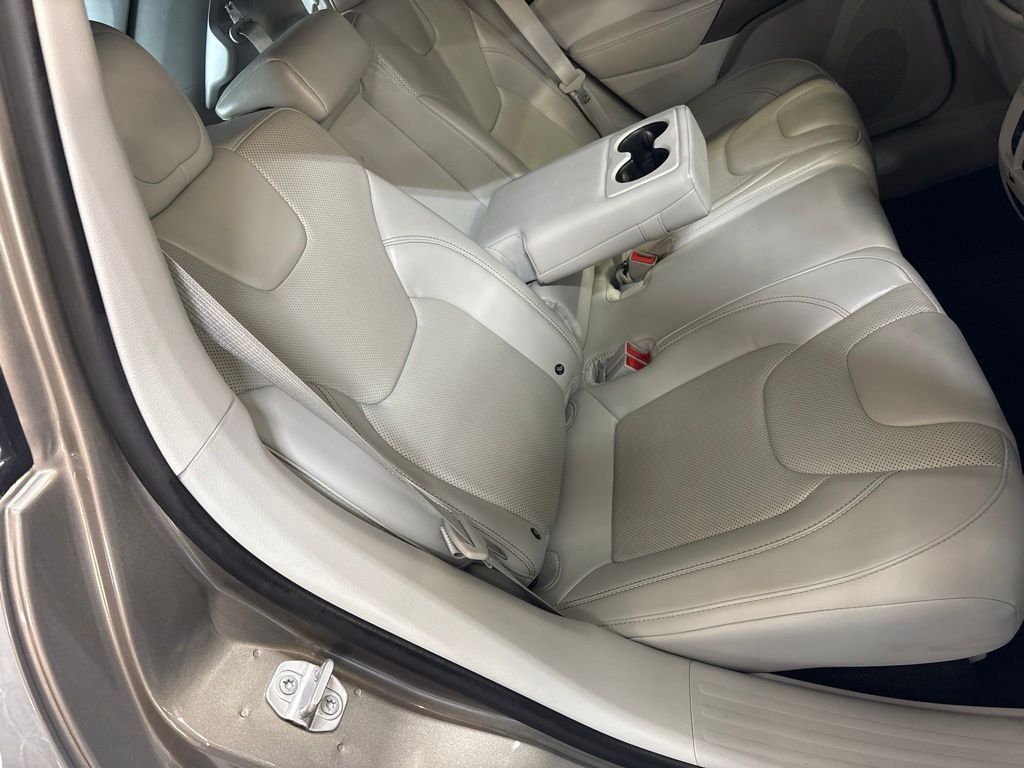Thumbnail: 2019 Jeep Cherokee - 33