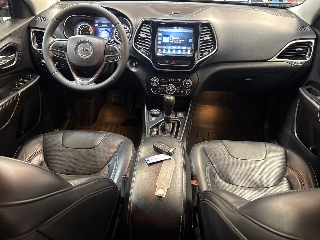 Thumbnail: 2019 Jeep Cherokee - 11