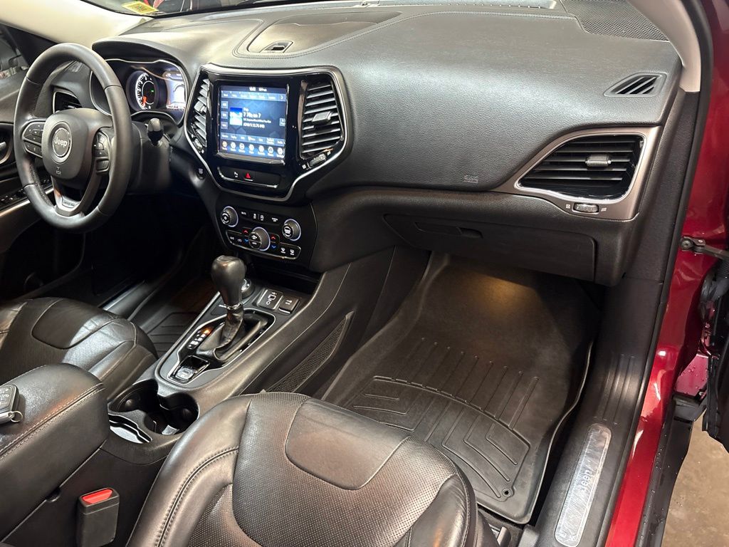 Thumbnail: 2019 Jeep Cherokee - 12