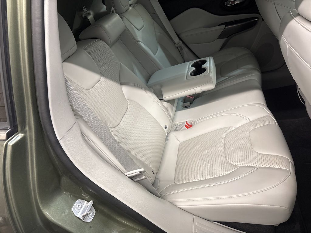 Thumbnail: 2019 Jeep Cherokee - 10