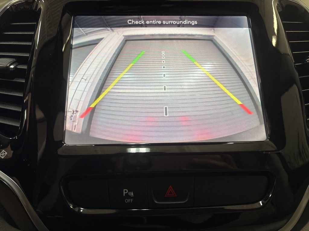 Thumbnail: 2019 Jeep Cherokee - 29