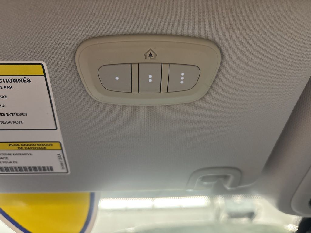 Thumbnail: 2019 Jeep Cherokee - 27