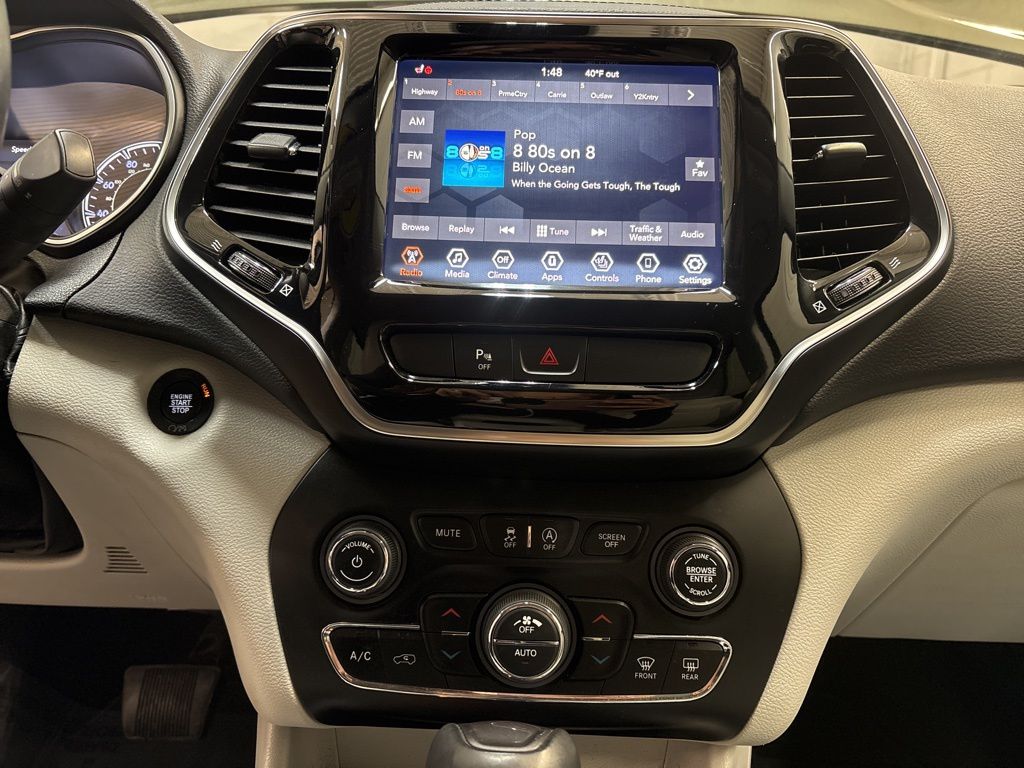 Thumbnail: 2019 Jeep Cherokee - 14