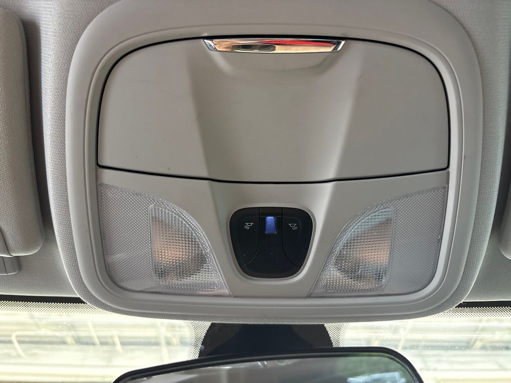 Thumbnail: 2019 Jeep Cherokee - 27