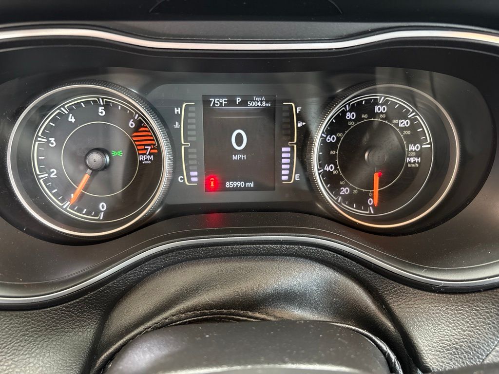 Thumbnail: 2019 Jeep Cherokee - 15