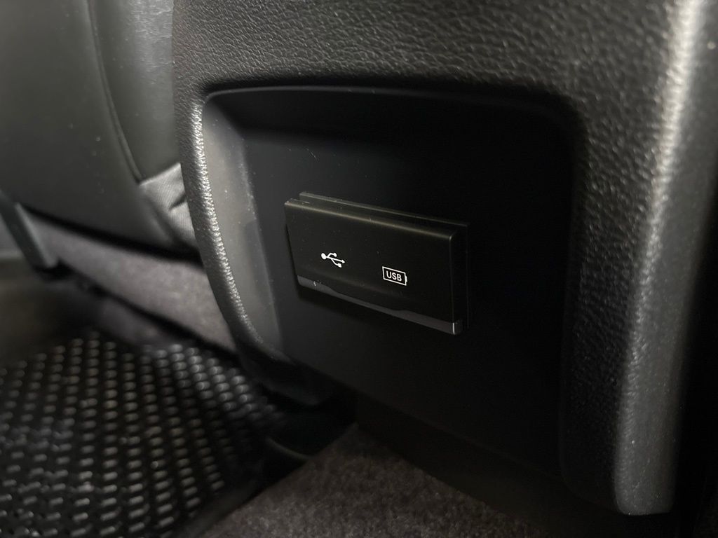 Thumbnail: 2019 Jeep Cherokee - 36