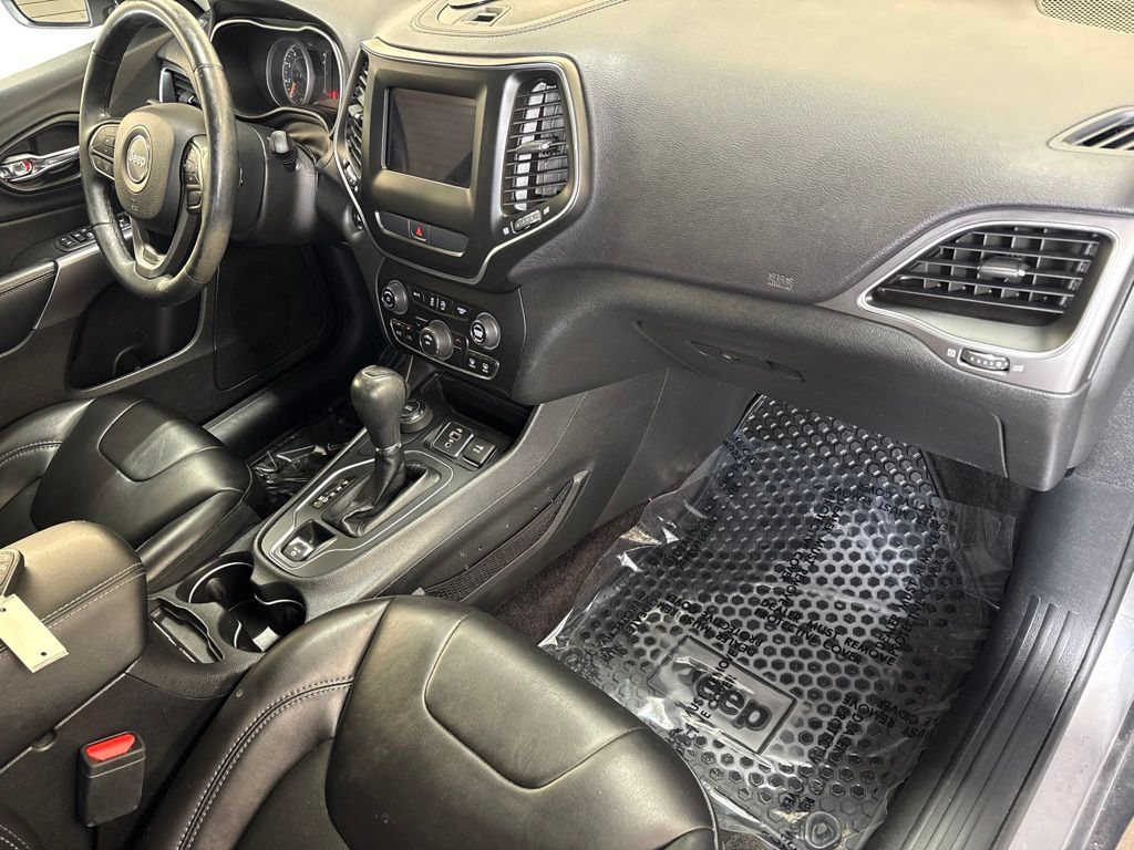Thumbnail: 2019 Jeep Cherokee - 39