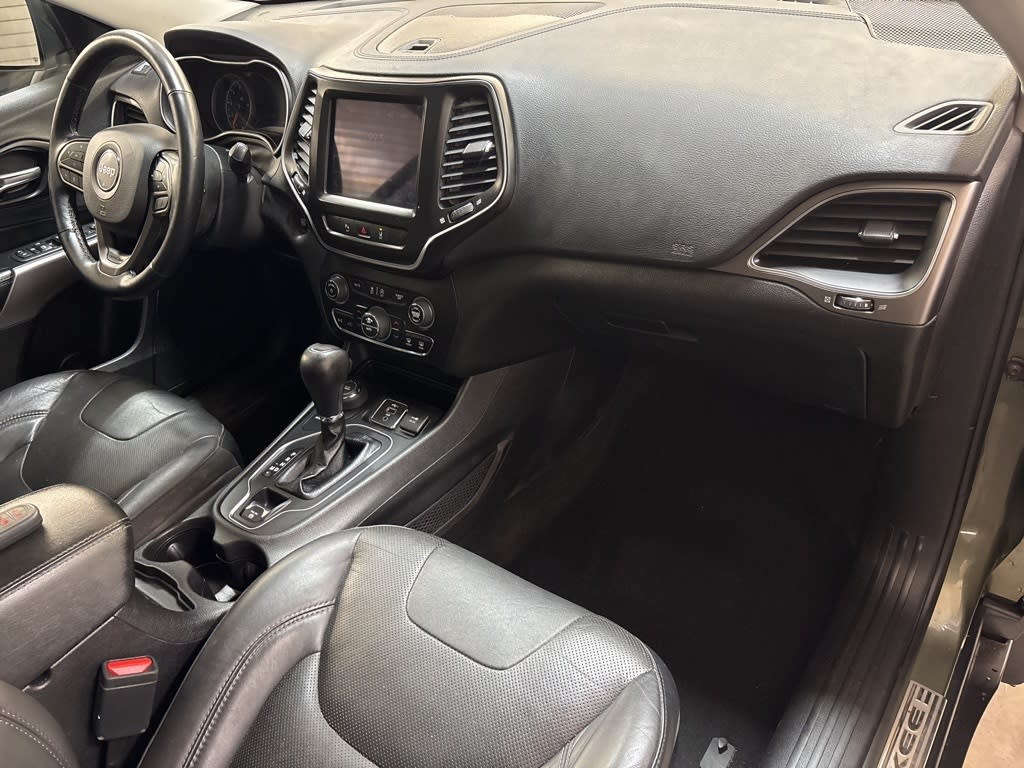 Thumbnail: 2021 Jeep Cherokee - 41