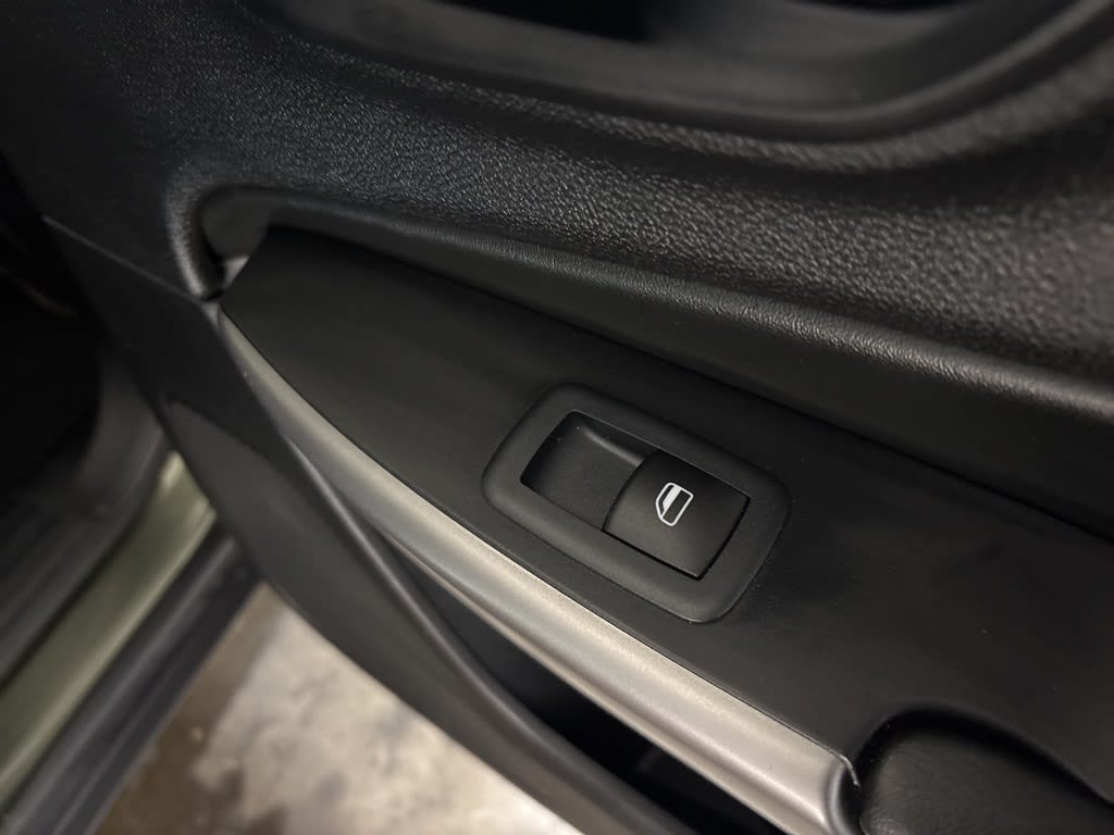 Thumbnail: 2021 Jeep Cherokee - 35