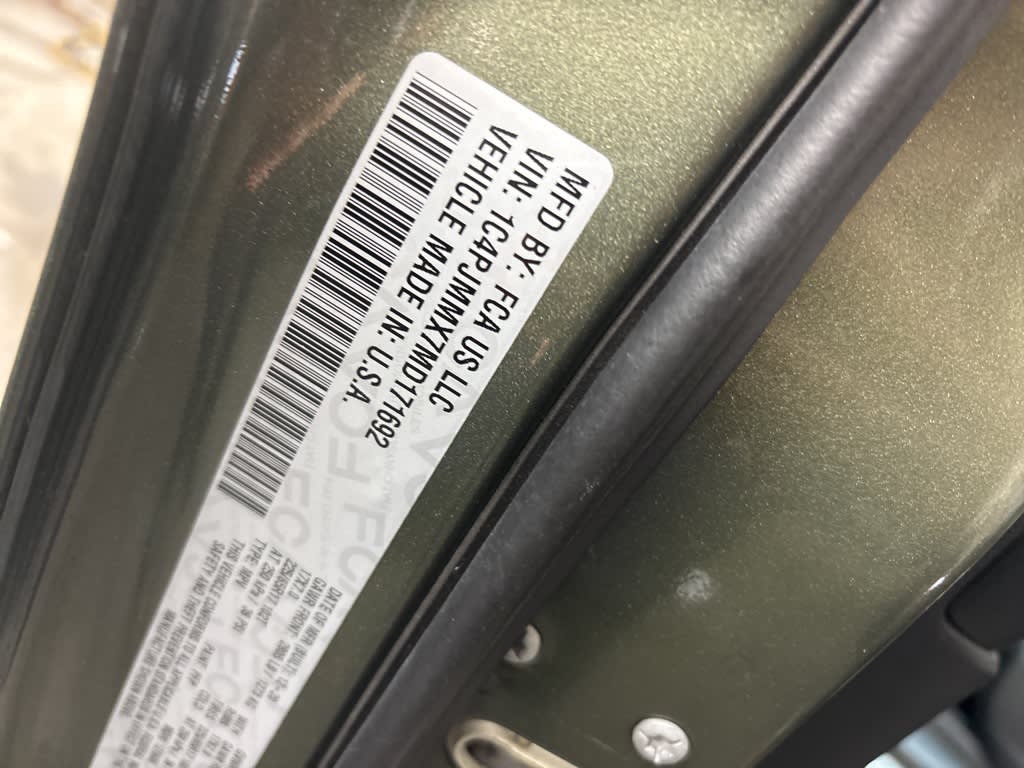 Thumbnail: 2021 Jeep Cherokee - 17