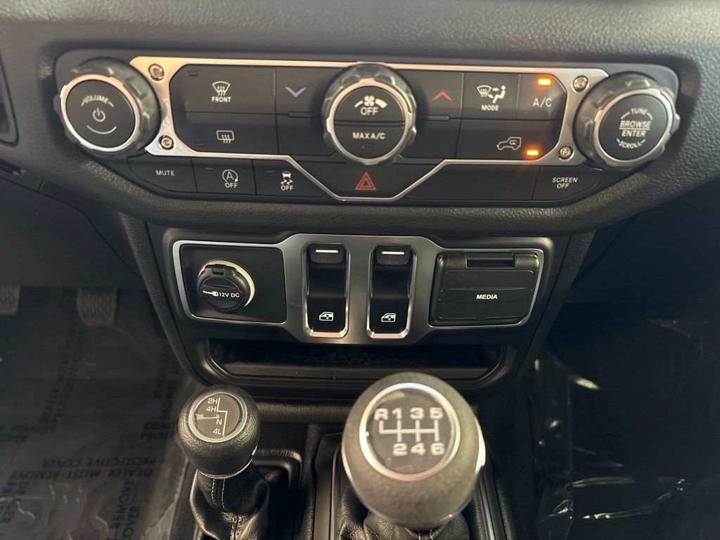 Thumbnail: 2026 Jeep Wrangler - 28