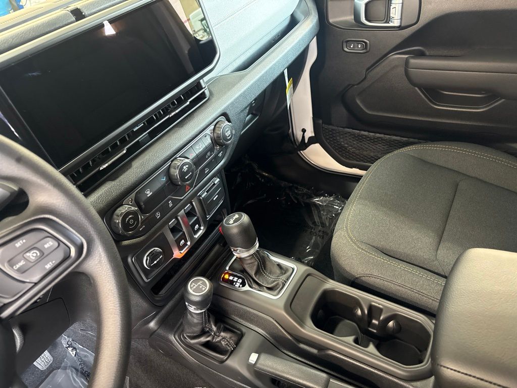 Thumbnail: 2026 Jeep Wrangler - 14