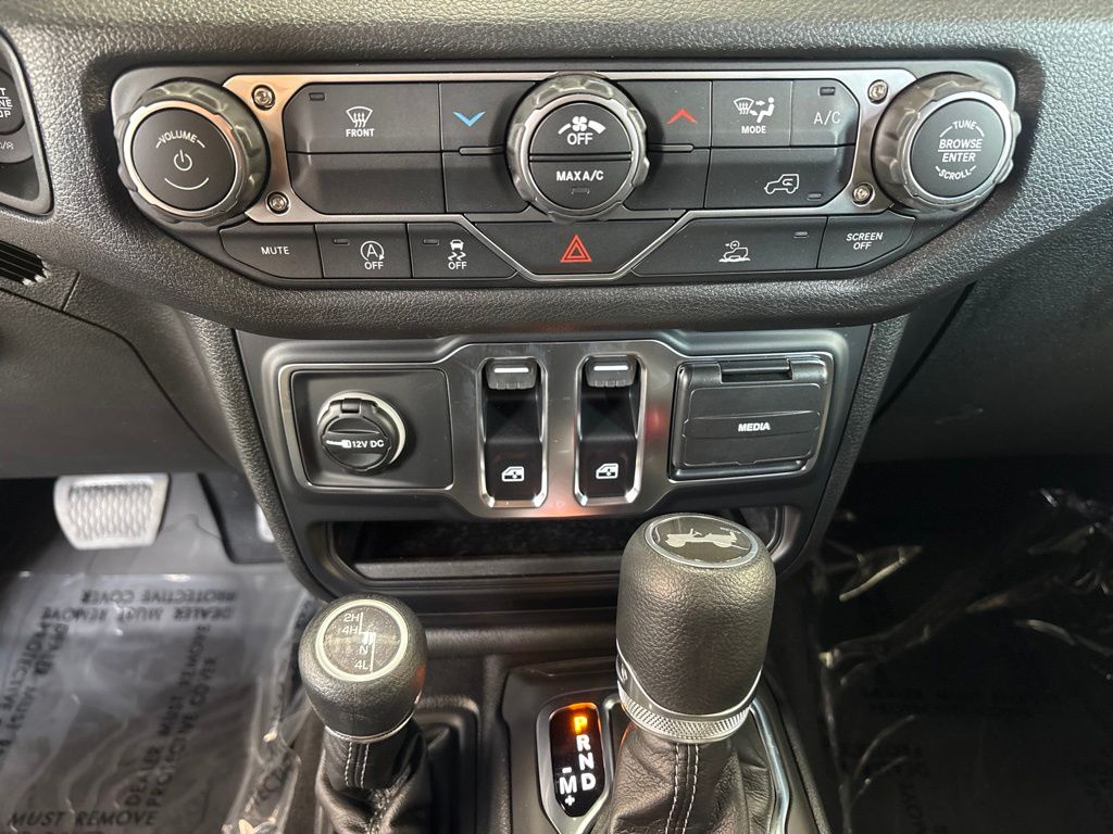 Thumbnail: 2026 Jeep Wrangler - 27