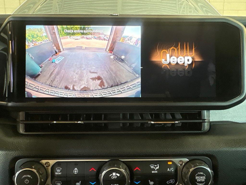 Thumbnail: 2025 Jeep Wrangler - 29