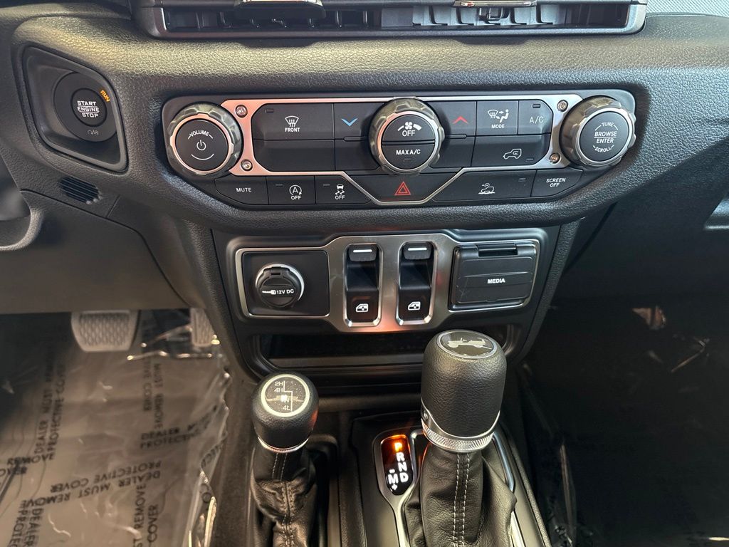 Thumbnail: 2026 Jeep Wrangler - 26