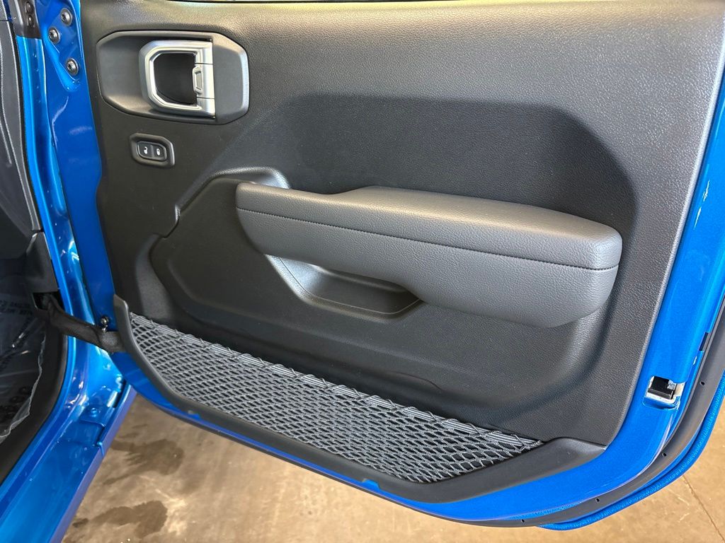 Thumbnail: 2026 Jeep Wrangler - 28
