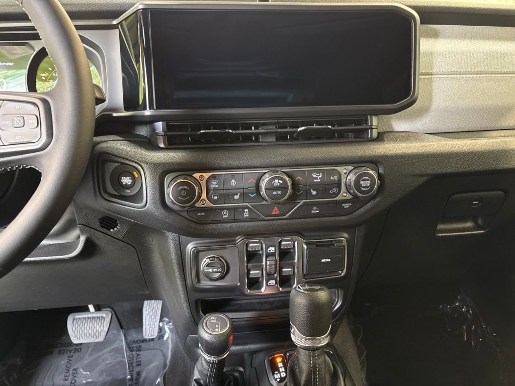 Thumbnail: 2026 Jeep Wrangler - 13