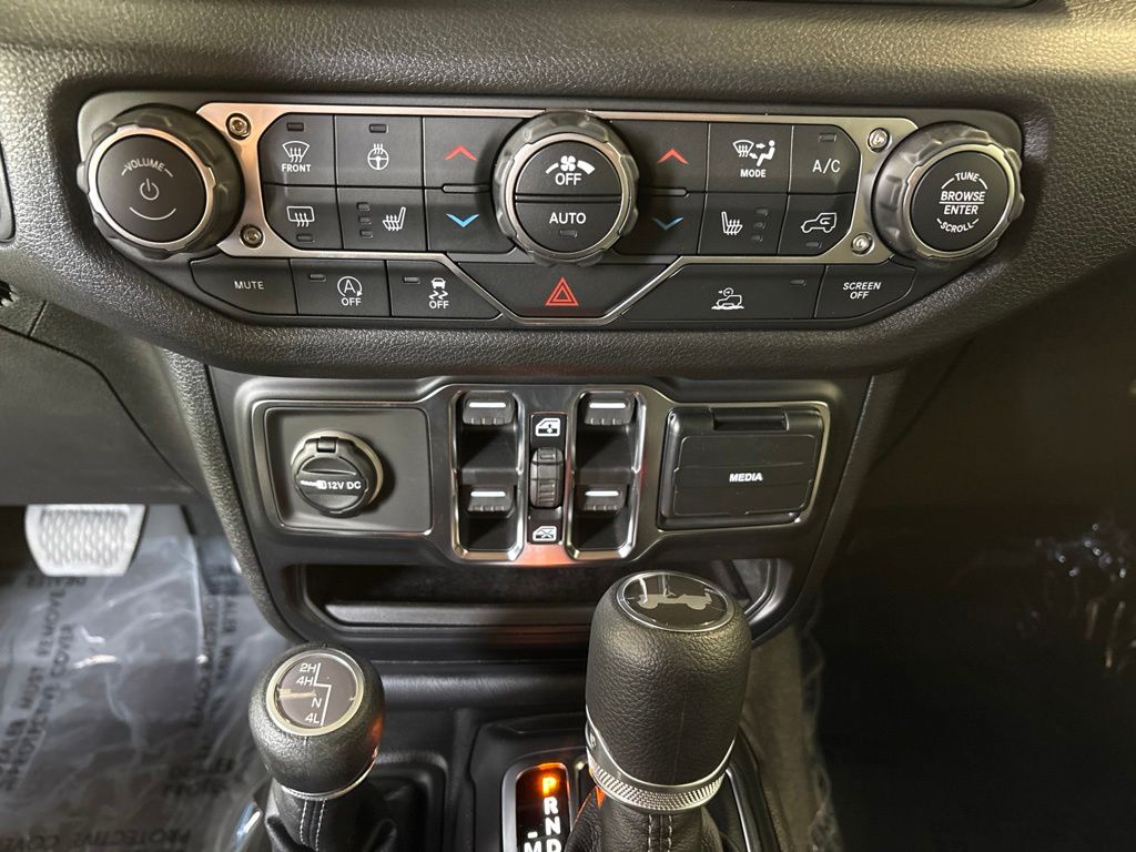 Thumbnail: 2026 Jeep Wrangler - 26