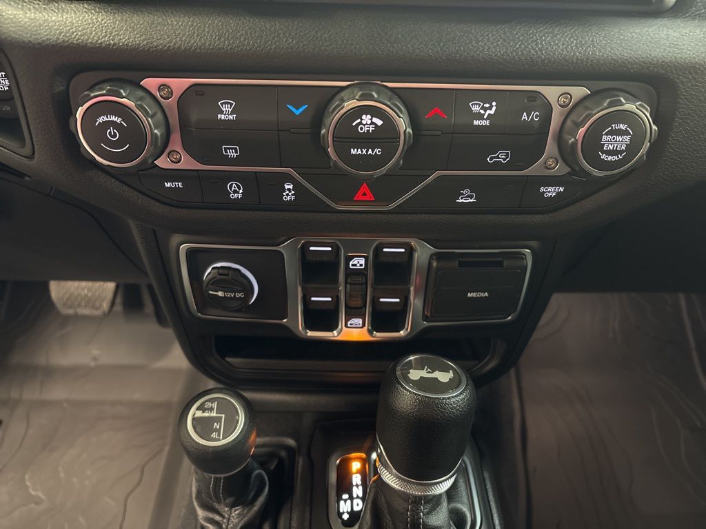 Thumbnail: 2026 Jeep Wrangler - 26