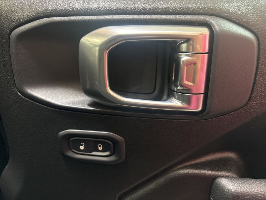 Thumbnail: 2026 Jeep Wrangler - 36