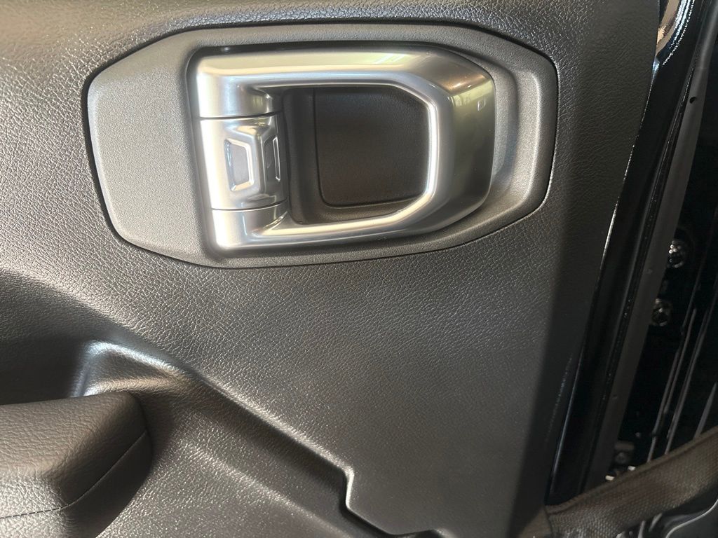 Thumbnail: 2026 Jeep Wrangler - 32