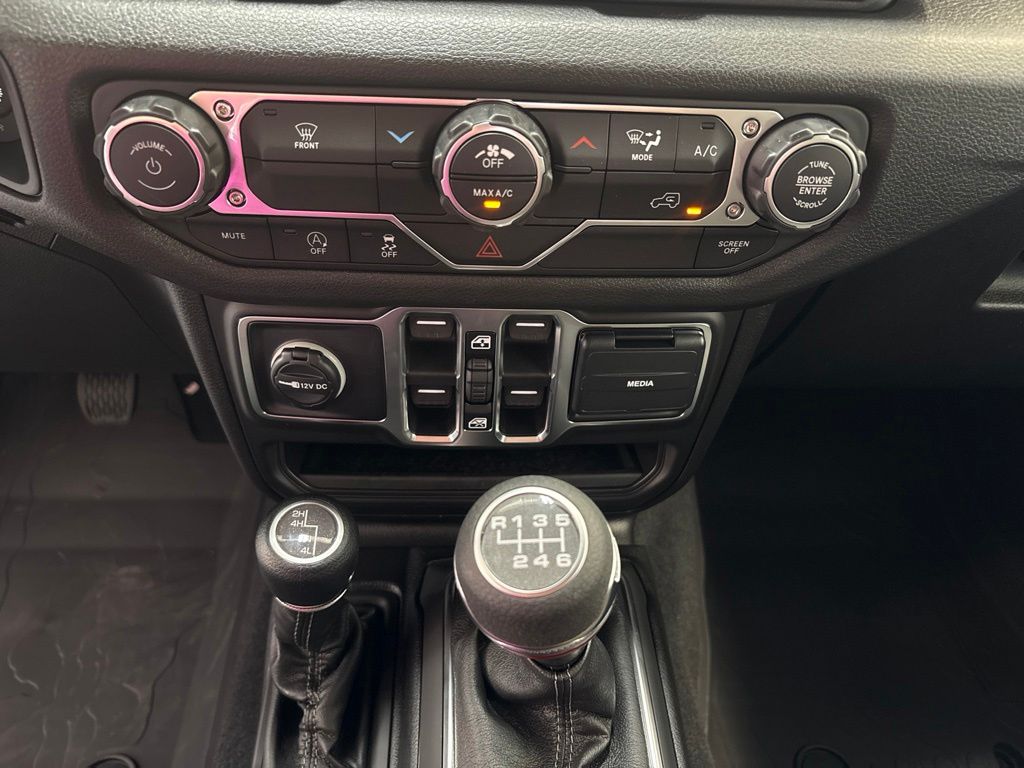 Thumbnail: 2026 Jeep Wrangler - 27