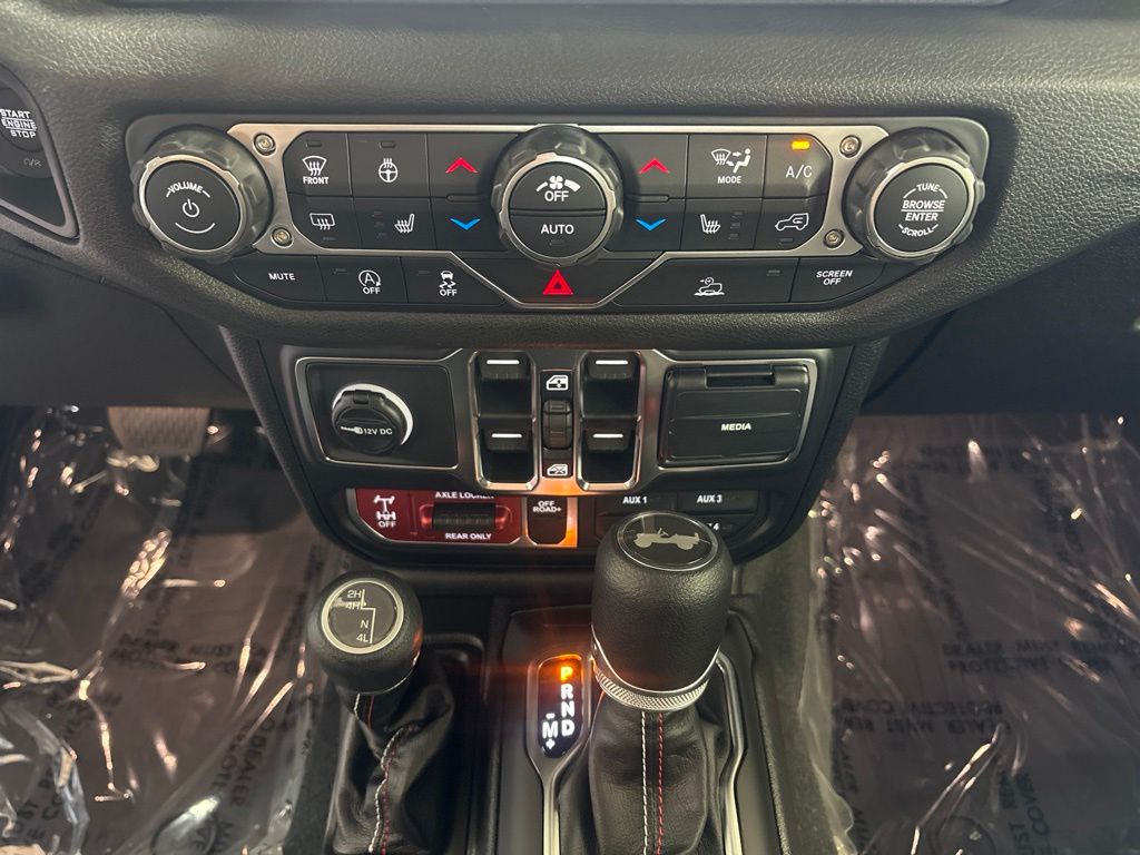 Thumbnail: 2026 Jeep Wrangler - 28
