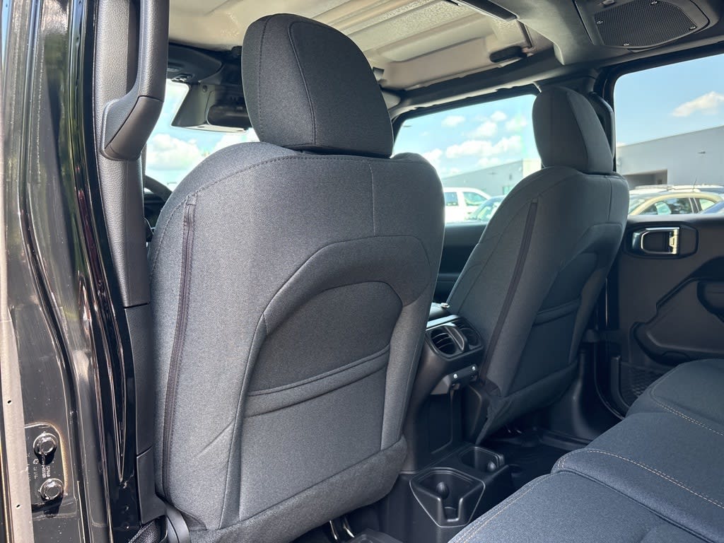 Thumbnail: 2025 Jeep Wrangler - 9
