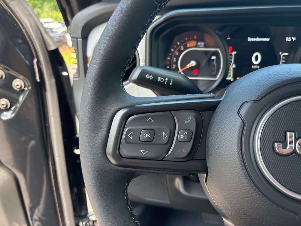 Thumbnail: 2025 Jeep Wrangler - 23