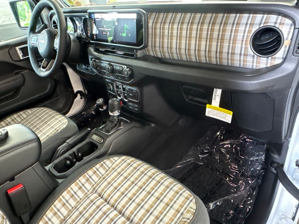 Thumbnail: 2026 Jeep Wrangler - 41