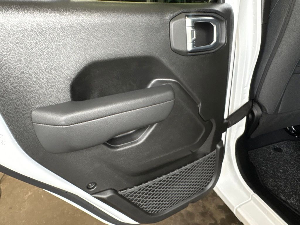Thumbnail: 2026 Jeep Wrangler - 32