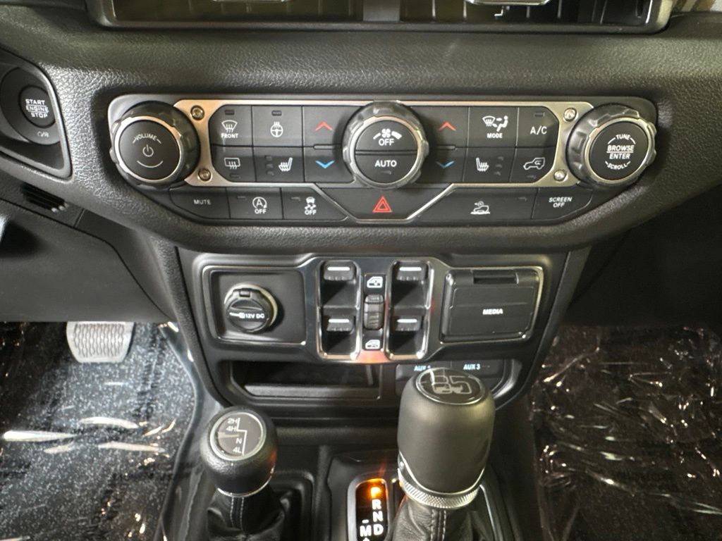 Thumbnail: 2026 Jeep Wrangler - 26