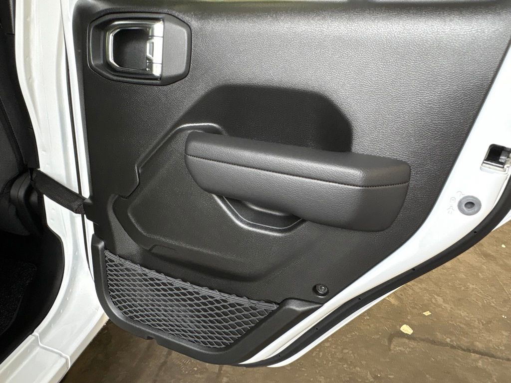 Thumbnail: 2026 Jeep Wrangler - 34