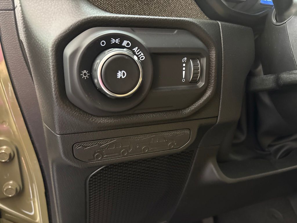 Thumbnail: 2026 Jeep Wrangler - 23
