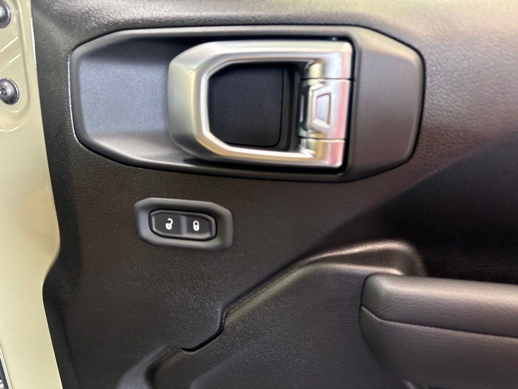 Thumbnail: 2026 Jeep Wrangler - 38