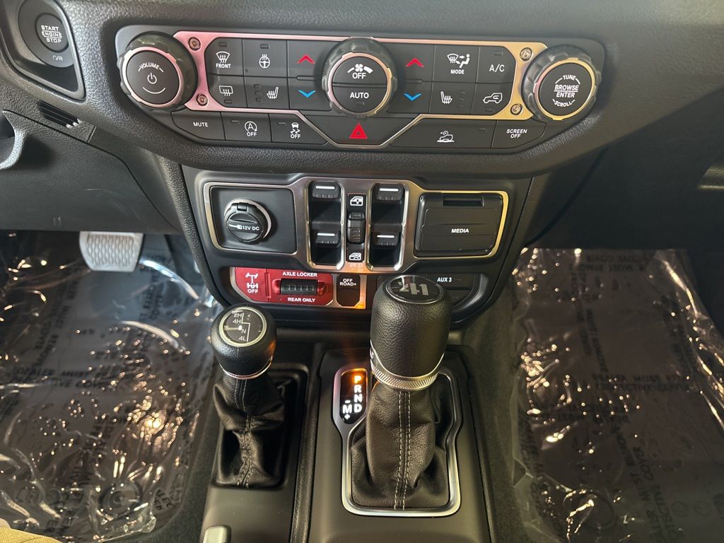 Thumbnail: 2026 Jeep Wrangler - 25
