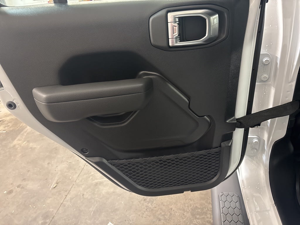 Thumbnail: 2026 Jeep Wrangler - 25