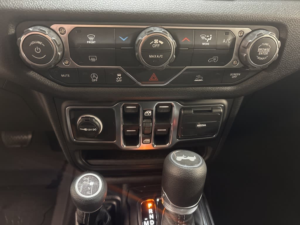 Thumbnail: 2026 Jeep Wrangler - 23