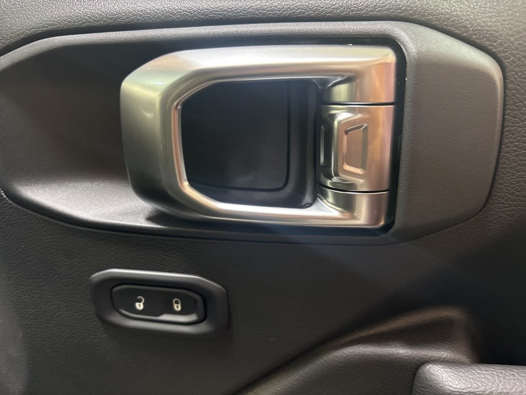 Thumbnail: 2026 Jeep Wrangler - 33