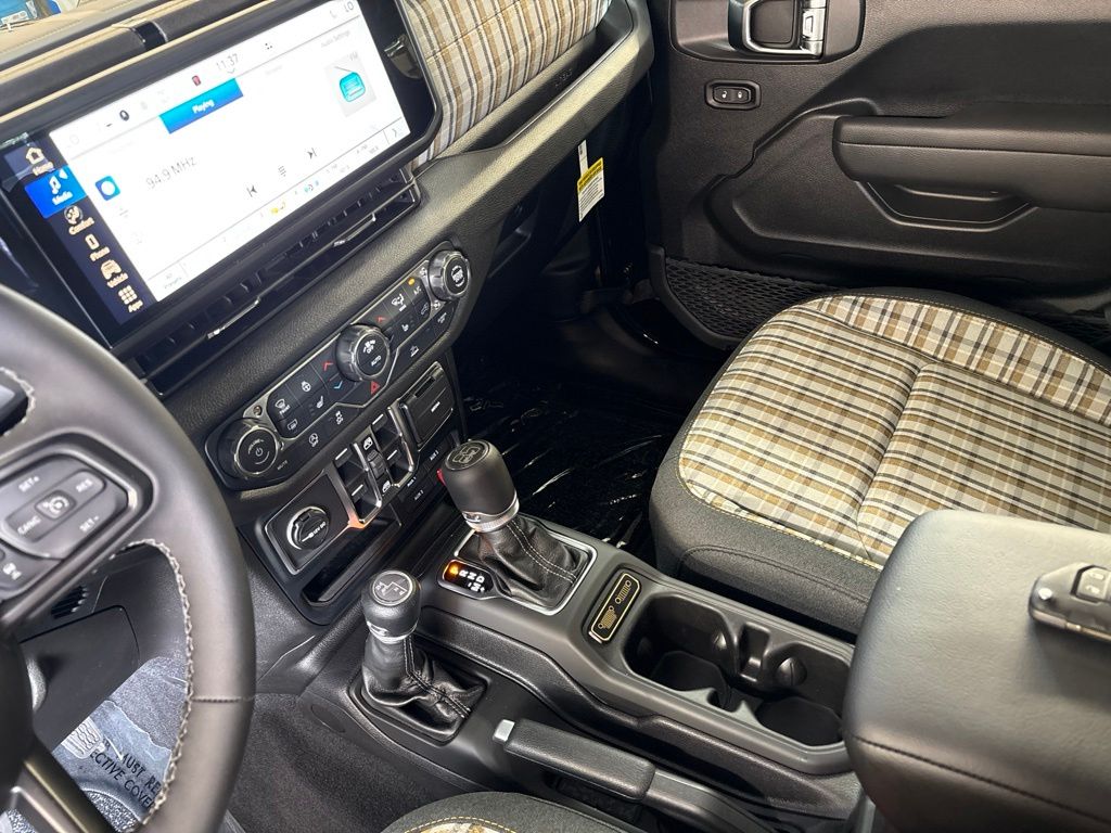 Thumbnail: 2026 Jeep Wrangler - 14