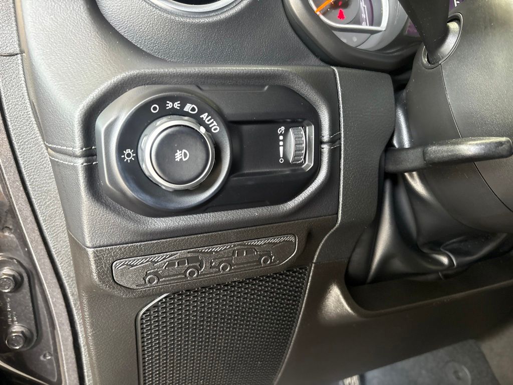 Thumbnail: 2024 Jeep Wrangler - 24