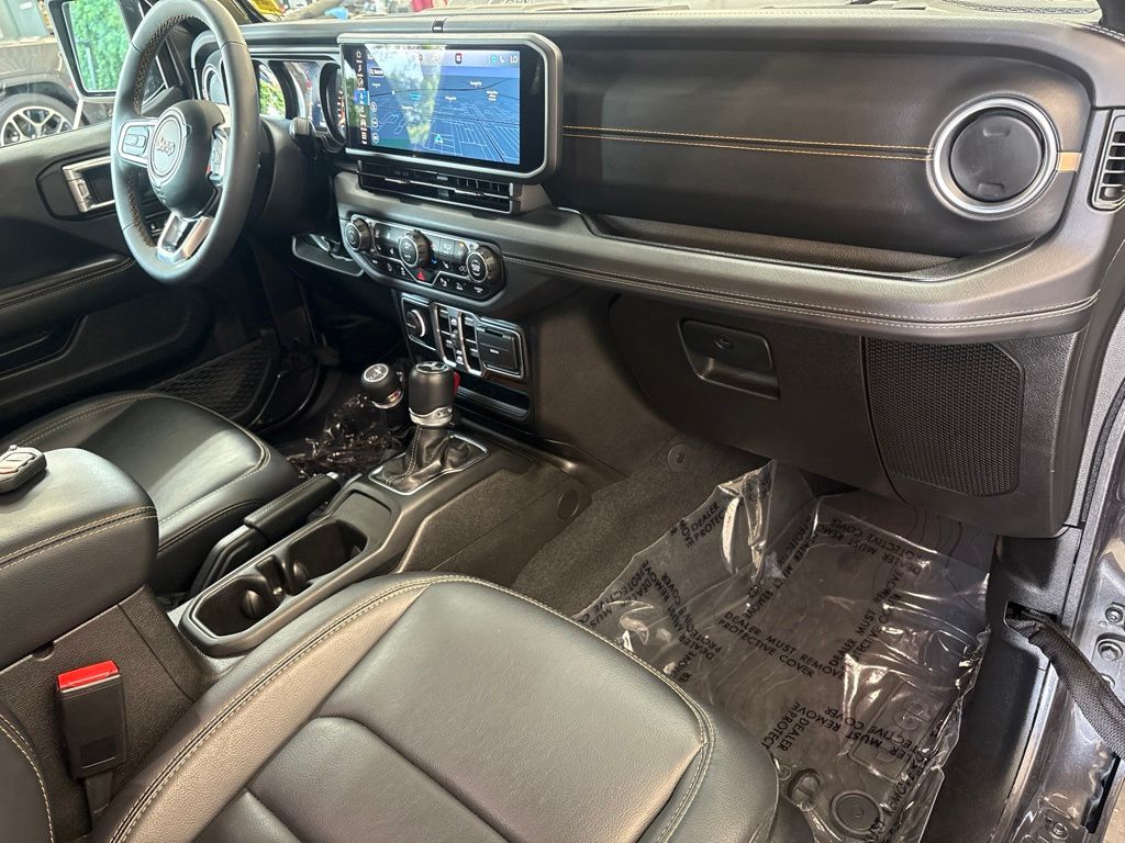 Thumbnail: 2024 Jeep Wrangler - 14