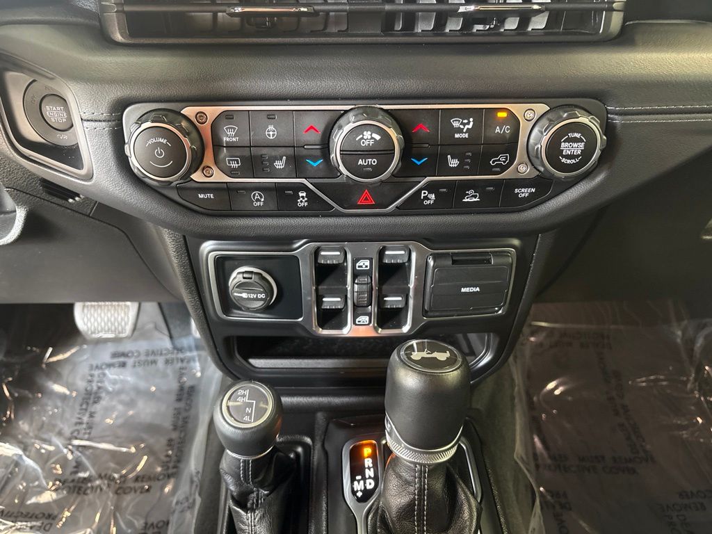 Thumbnail: 2024 Jeep Wrangler - 29